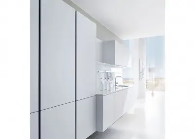 M_6000_polarweiss_seitlich